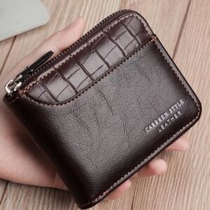 ✨ Unisex Brown Leather Wallet with Zipper – Modern and Elegant🍀